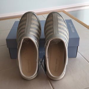 NWT  Easy Spirit Silver Nautical style Slip-ons